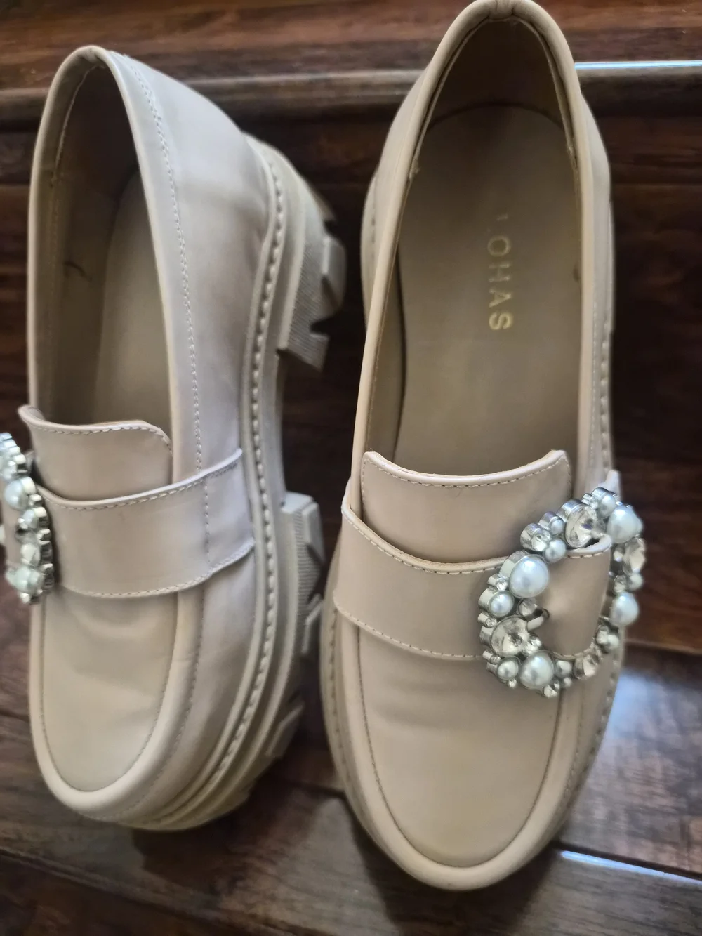 ALOHAS Beige Pearl-Embellished Lug Loafers